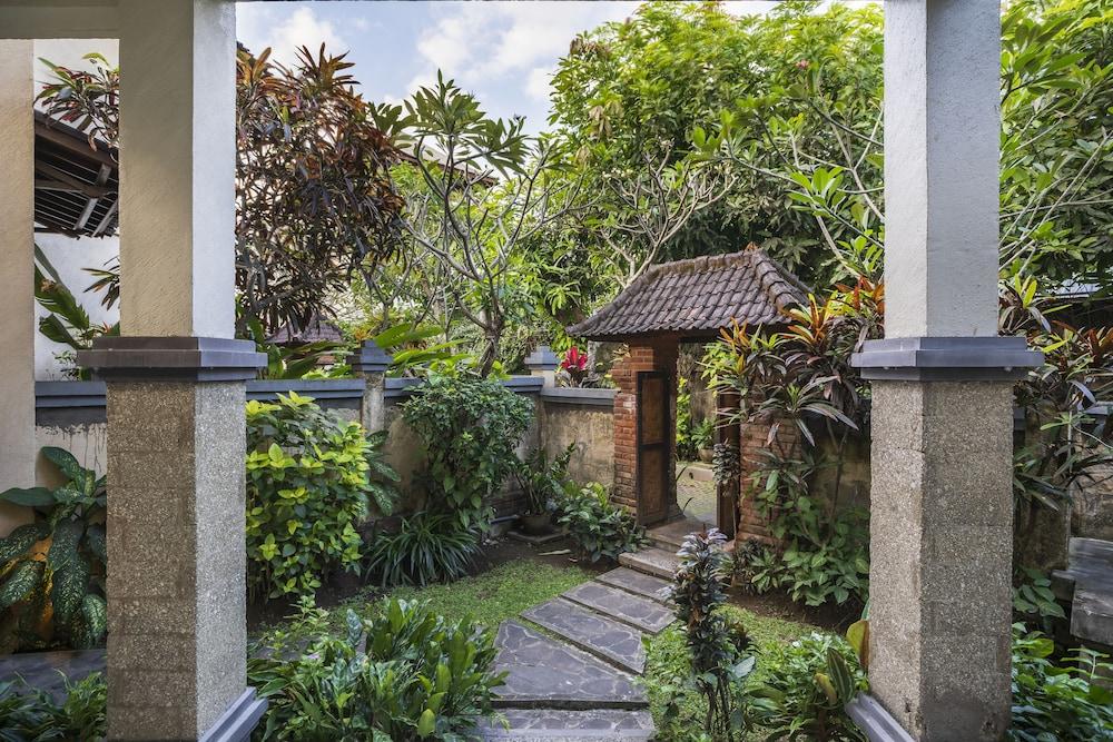 Bali Ayu Hotel & Villas Kuta Lombok Exteriör bild