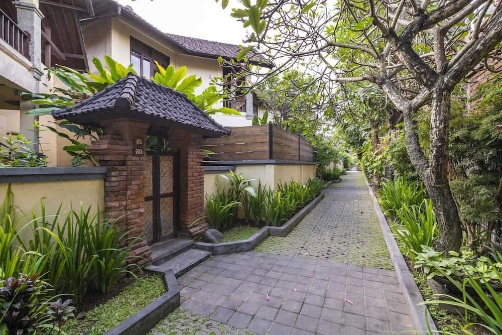 Bali Ayu Hotel & Villas Kuta Lombok Exteriör bild